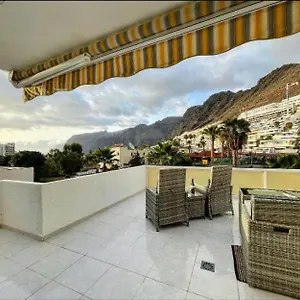 https://hibisco-apartments.tenerifehoteles.net